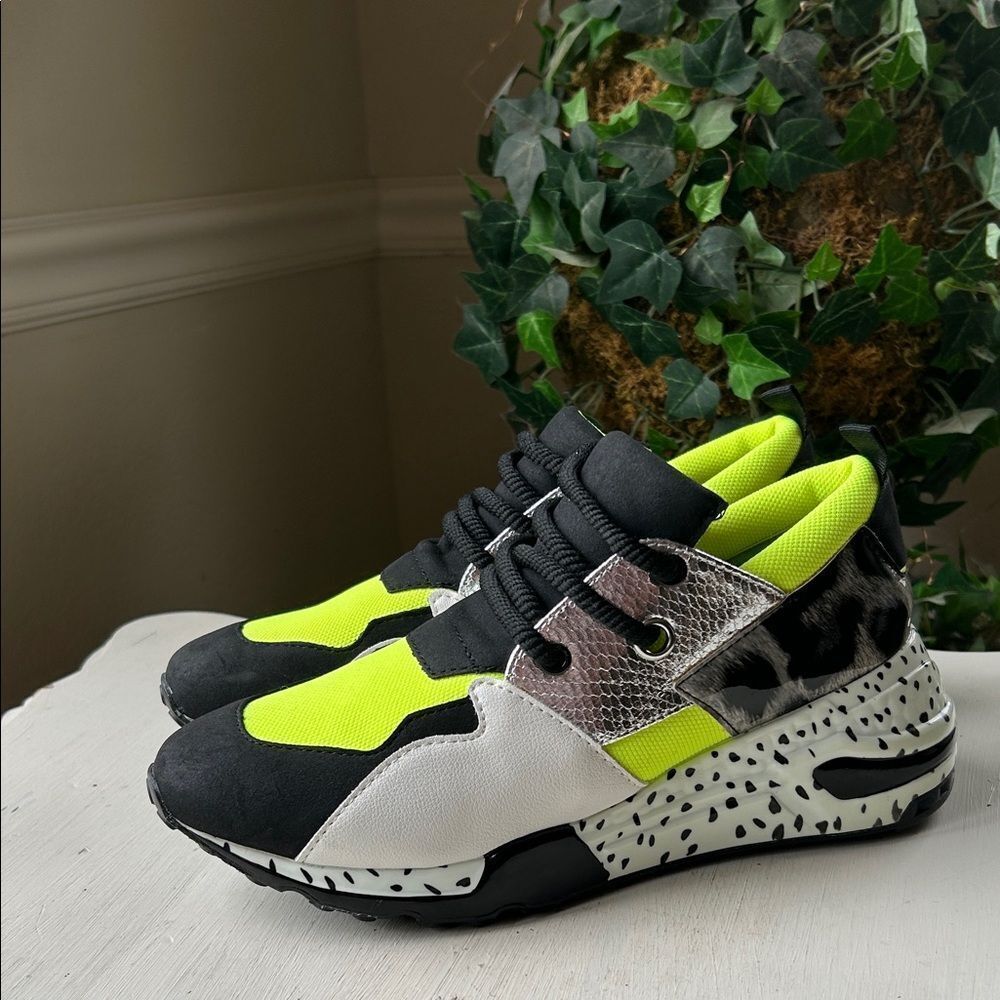 Steve Madden Cliff Wedge Neon Green Animal Print Sneakers Women’s 8.5 New - Picture 3 of 11